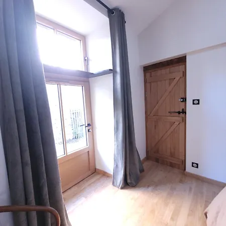 Aumonerie Du Prieure Bed & Breakfast 3*
