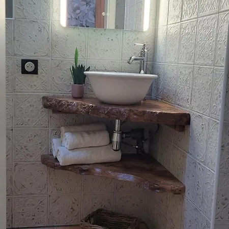 Bed & Breakfast Aumonerie Du Prieure