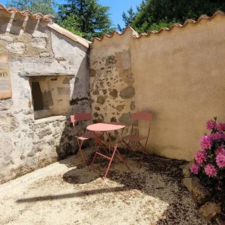 Bed & Breakfast Aumonerie Du Prieure Pouzauges