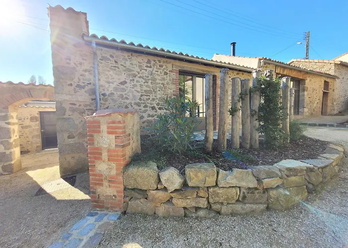 Bed & Breakfast Aumonerie Du Prieure 3*