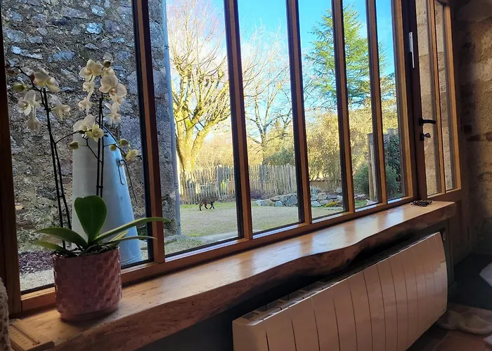 Aumonerie Du Prieure Bed & Breakfast Pouzauges